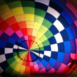 intérieur d'une montgolfière de toutes les couleurs à richelieu