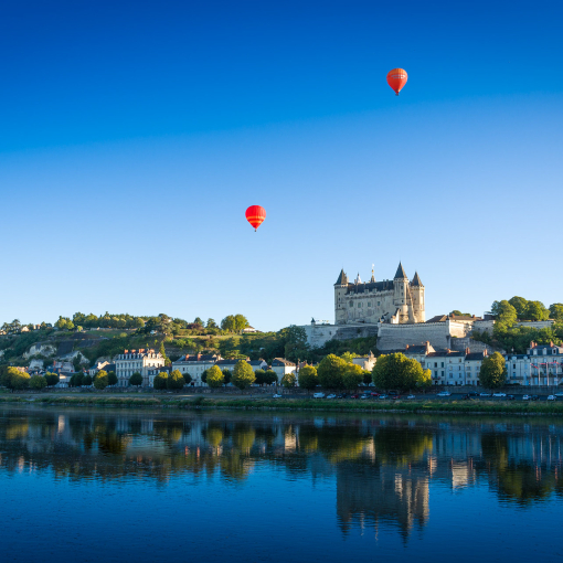deux montgolfière sur saumur et la Loire