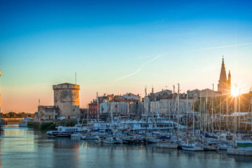 Levé de soleil sur le port de la Rochelle