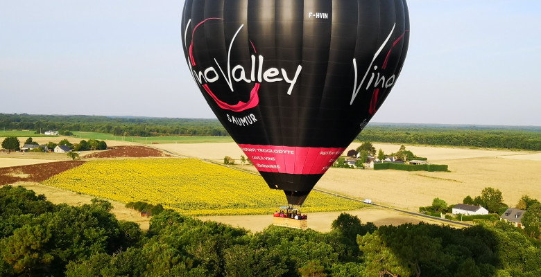 Montgolfière publicitaire Vino Valley Saumur.