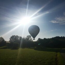 Décollage d'une montgolfière près d'Annonay.