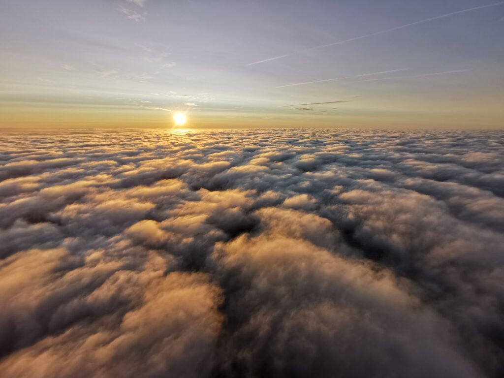 vol au dessus des nuages