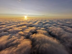 vol au dessus des nuages