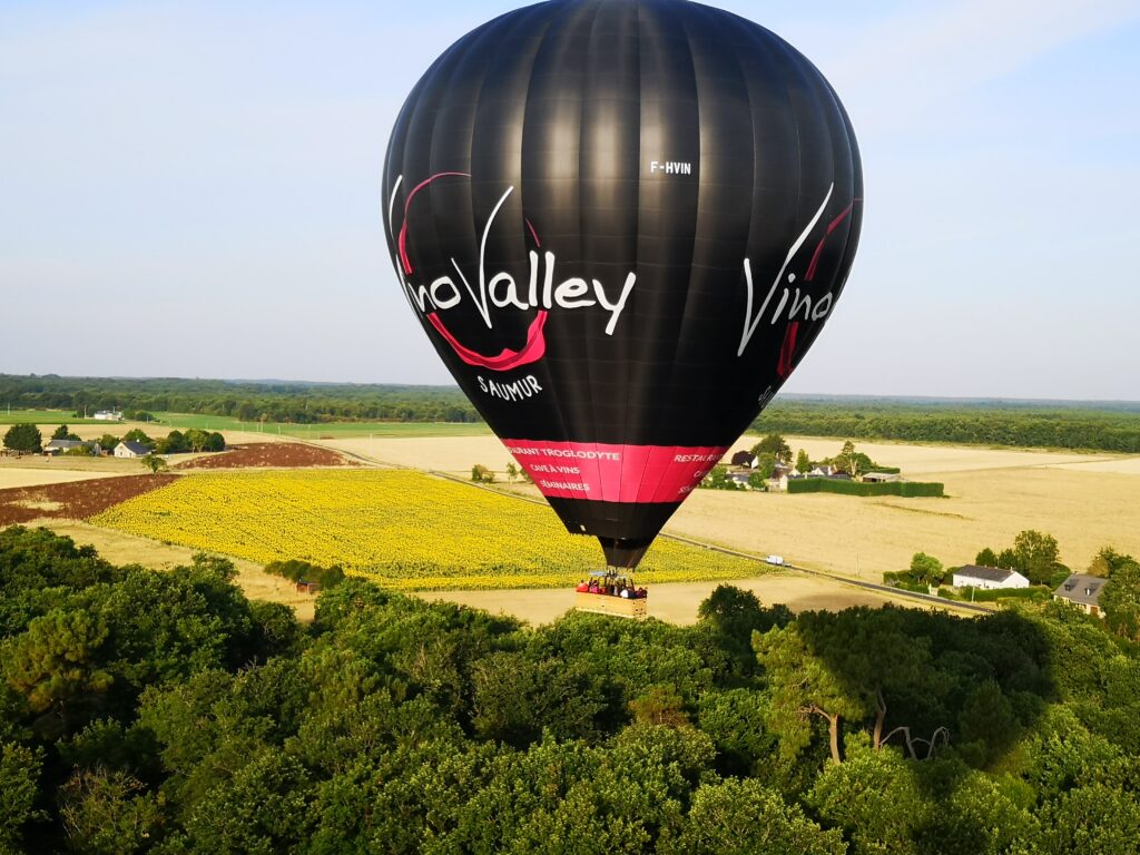 Montgolfière publicitaire Vino Valley Saumur.