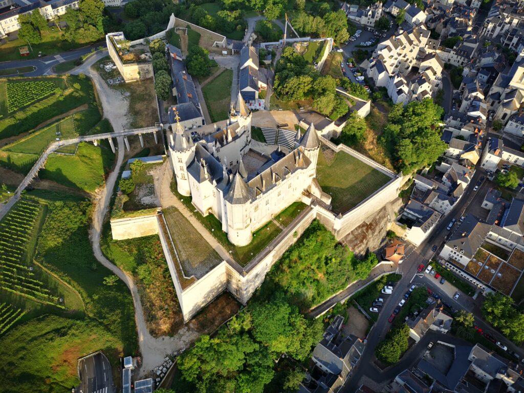 le château de saumur et ses remparts