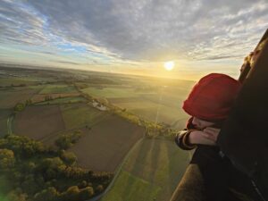 La_tete_dans_les_nuages_en_montgolfiere.
