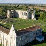 abbaye de maillezais dans le marais poitevin abbaye de maillezais dans le marais poitevin
