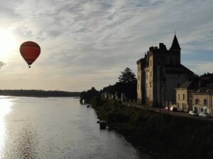 Montgolfiere_et_chateau_montsoreau.