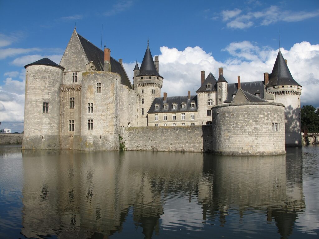 Château de Sully sur Loire.