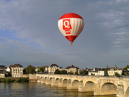 envol de la montgolfière quick pour un ballon pub