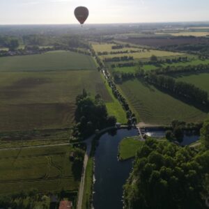 Niort au decollage marais poitevin puy du fou vendee.