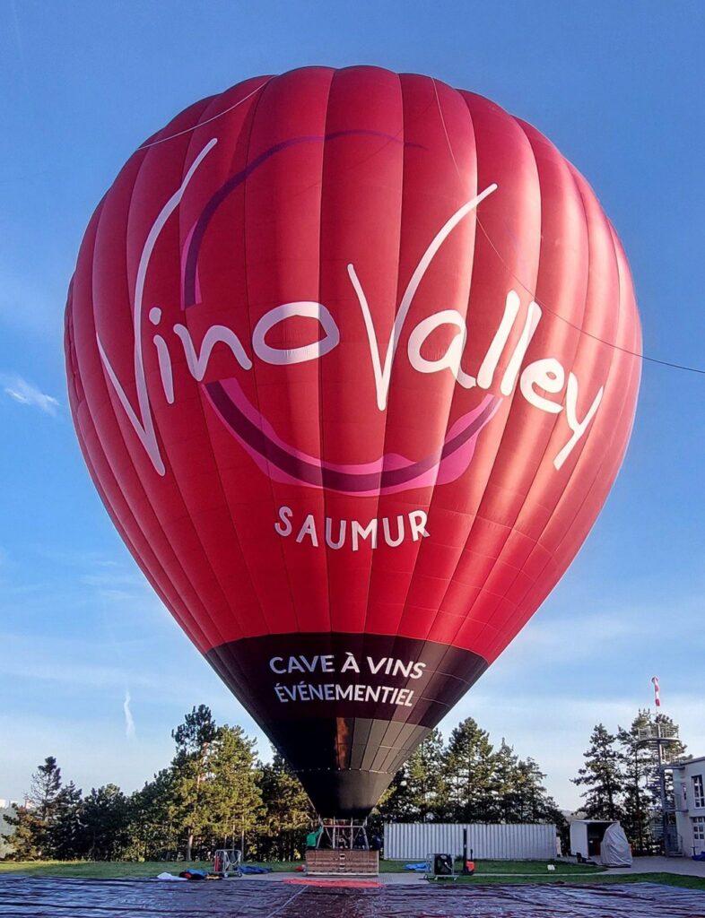 Nouveau ballon VinoValey en direction du ciel Saumurois.