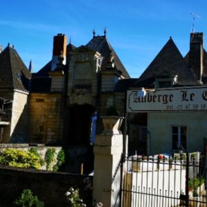 Richelieu porte de la cite en touraine terre du roi et cardinal.