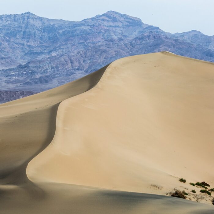 Dune dans le désert près de Marrakech. Dune dans le désert près de Marrakech.