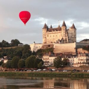 Saumur montgofliere sur le chateau et la loire.