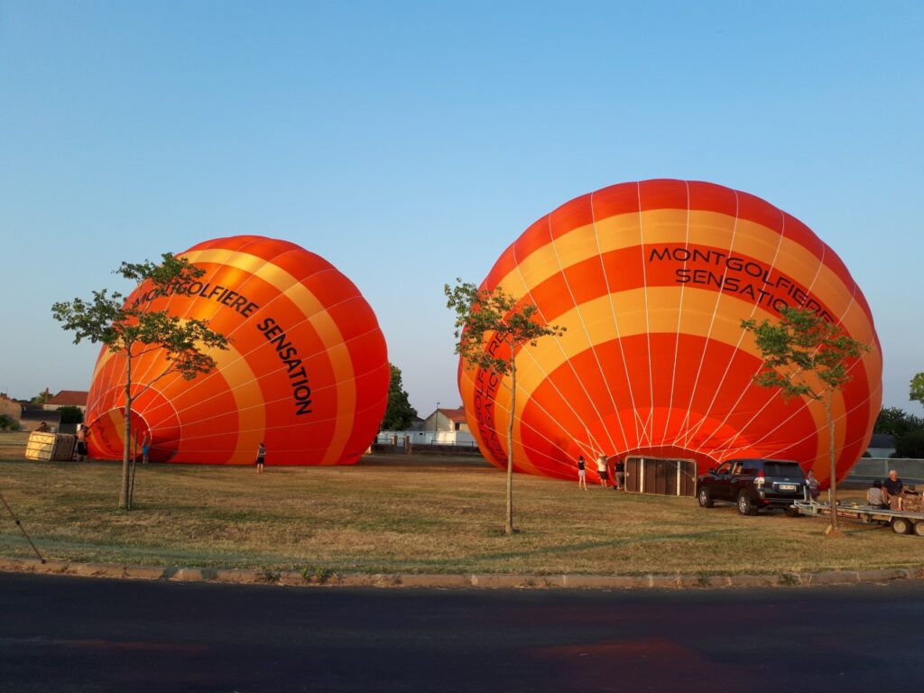 Deux ballons de Montgolfière Sensation au sol