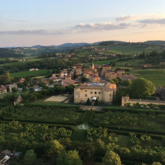 Château de Bourgogne vu du ciel
