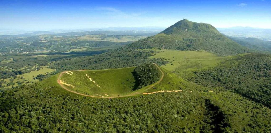 Volcan auvergne article unesco