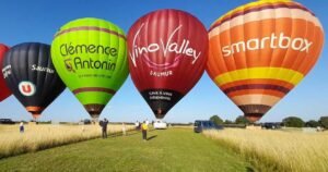 Quatre montgolfière prêtes à décoller à Saumur