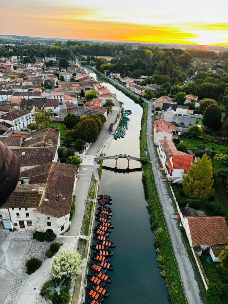 Vue de la venise verte et des barques