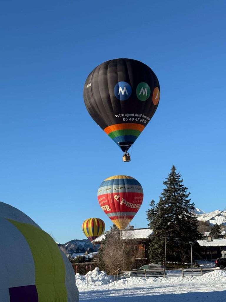 Ballon MMA assurance lors des 34ème montgolfiades de Praz-sur-Arly 2025